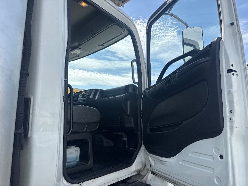 Refrigerated Truck-Light and Medium Duty Trucks-Hino-2017-268-West Valley City-UT-161,683\n\t\tmiles-$ 53,000 - Image 18