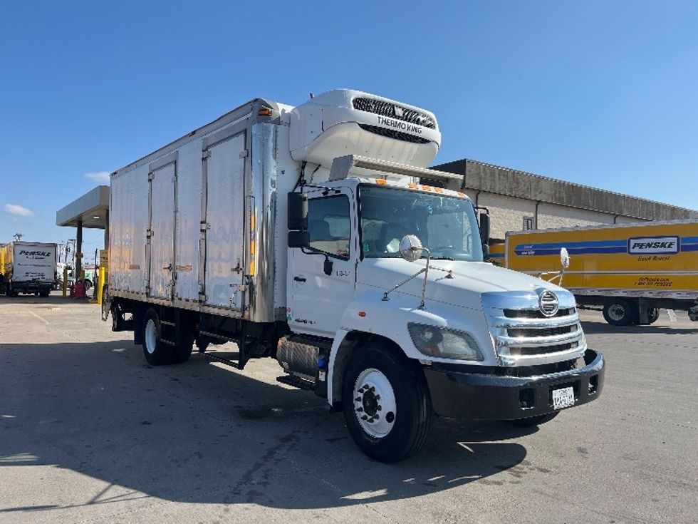 Refrigerated Truck-Light and Medium Duty Trucks-Hino-2017-338-Carrollton-TX-336,957\n\t\tmiles-$ 18,500 - Image 1