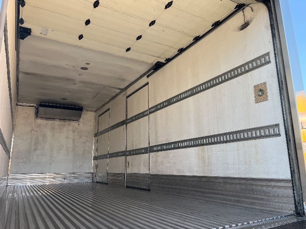 Refrigerated Truck-Light and Medium Duty Trucks-Hino-2017-338-Carrollton-TX-336,957\n\t\tmiles-$ 18,500 - Image 12