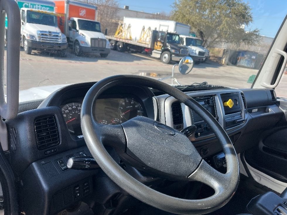 Refrigerated Truck-Light and Medium Duty Trucks-Hino-2017-338-Carrollton-TX-336,957\n\t\tmiles-$ 18,500 - Image 17
