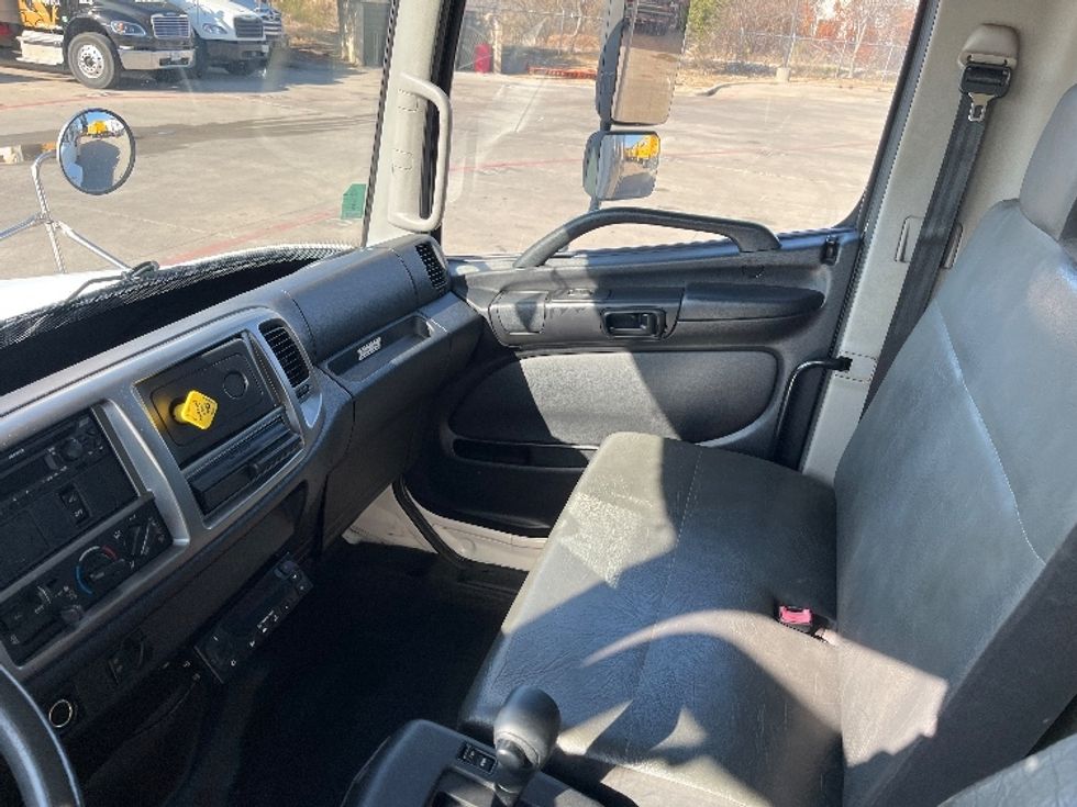 Refrigerated Truck-Light and Medium Duty Trucks-Hino-2017-338-Carrollton-TX-336,957\n\t\tmiles-$ 18,500 - Image 19