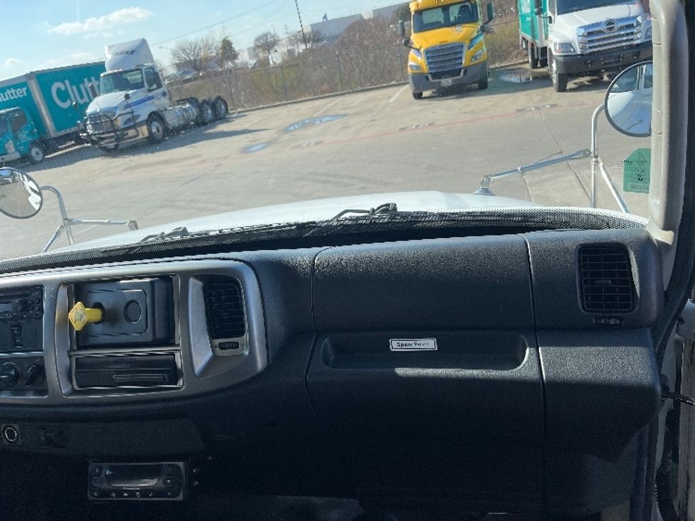 Refrigerated Truck-Light and Medium Duty Trucks-Hino-2017-338-Carrollton-TX-336,957\n\t\tmiles-$ 18,500 - Image 21