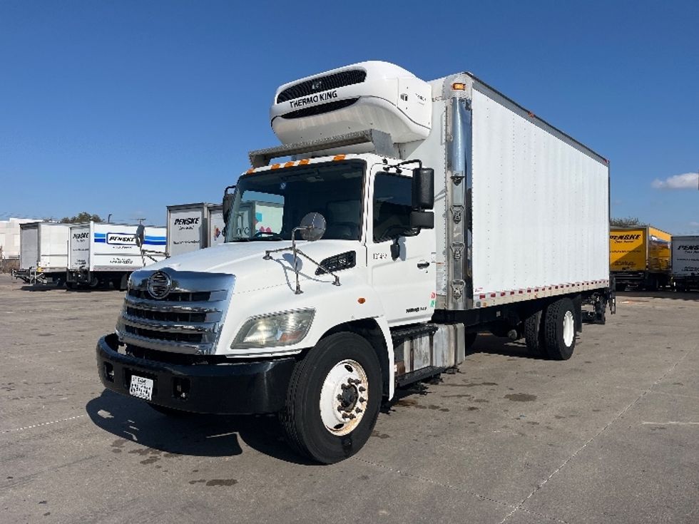 Refrigerated Truck-Light and Medium Duty Trucks-Hino-2017-338-Carrollton-TX-336,957\n\t\tmiles-$ 18,500 - Image 3