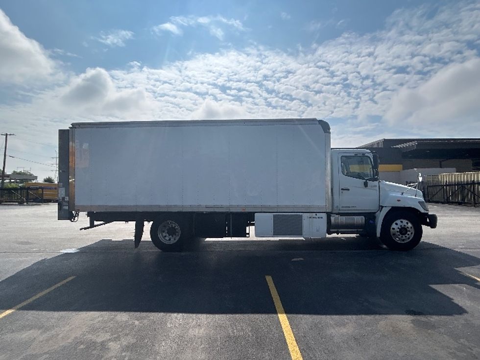 Refrigerated Truck-Light and Medium Duty Trucks-Hino-2017-338-East Chicago-IN-79,713\n\t\tmiles-$ 45,000 - Image 15