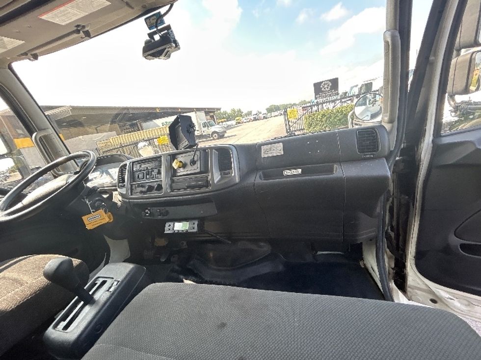 Refrigerated Truck-Light and Medium Duty Trucks-Hino-2017-338-East Chicago-IN-79,713\n\t\tmiles-$ 45,000 - Image 21