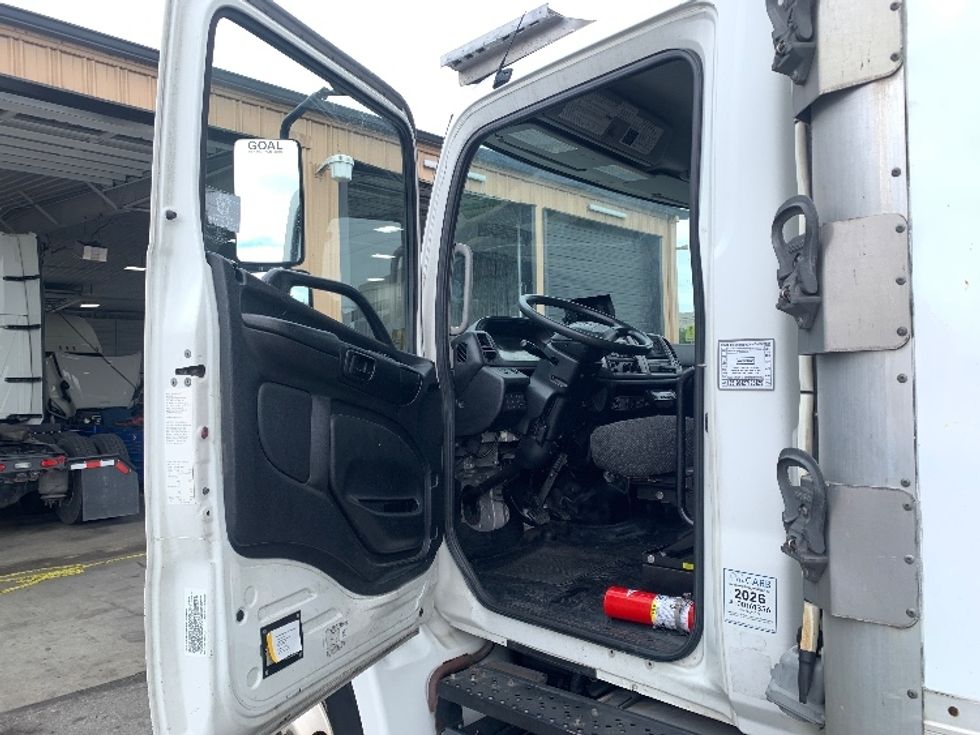 Refrigerated Truck-Light and Medium Duty Trucks-Hino-2017-338-Torrance-CA-127,311\n\t\tmiles-$ 48,500 - Image 16