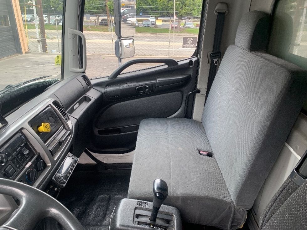 Refrigerated Truck-Light and Medium Duty Trucks-Hino-2017-338-Torrance-CA-127,311\n\t\tmiles-$ 48,500 - Image 19