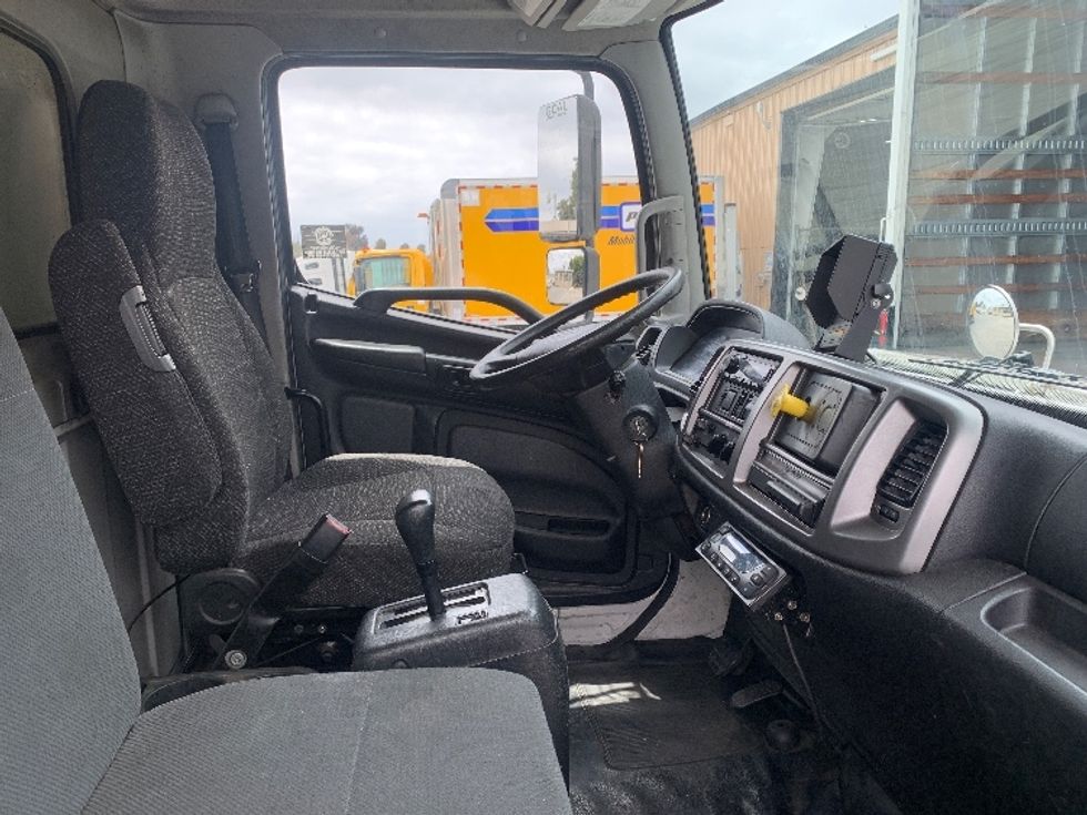 Refrigerated Truck-Light and Medium Duty Trucks-Hino-2017-338-Torrance-CA-127,311\n\t\tmiles-$ 48,500 - Image 22