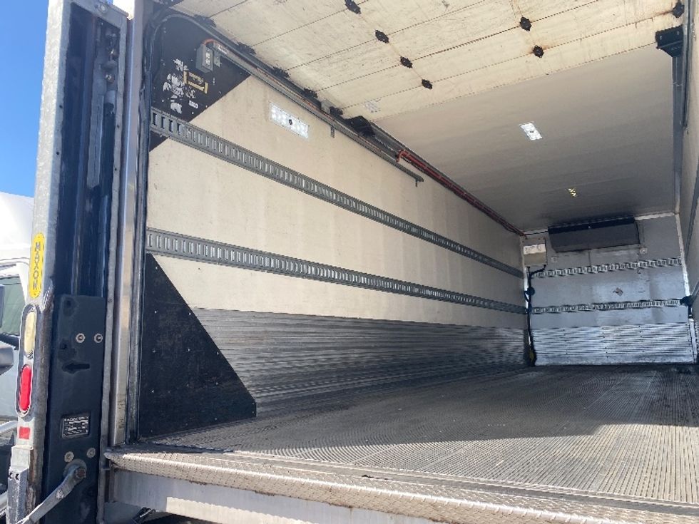 Refrigerated Truck-Light and Medium Duty Trucks-Hino-2017-338-Torrance-CA-73,584\n\t\tmiles-$ 51,250 - Image 11
