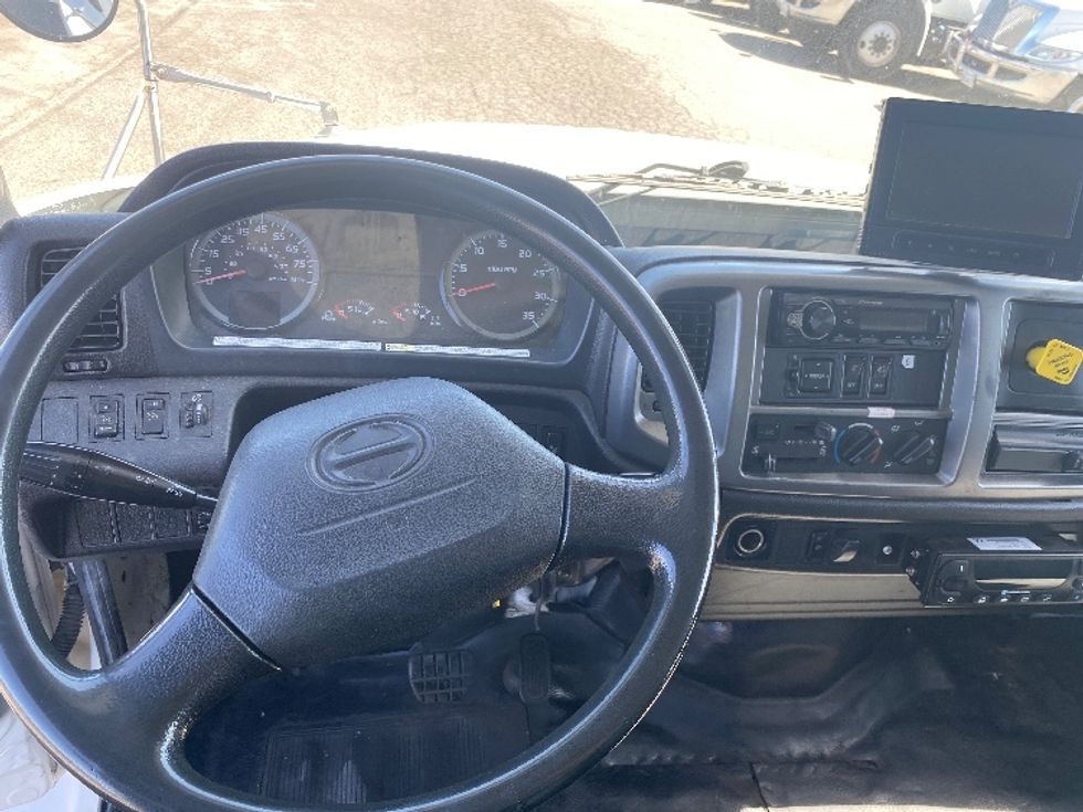 Refrigerated Truck-Light and Medium Duty Trucks-Hino-2017-338-Torrance-CA-73,584\n\t\tmiles-$ 51,250 - Image 18