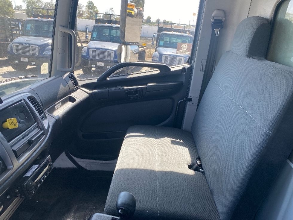 Refrigerated Truck-Light and Medium Duty Trucks-Hino-2017-338-Torrance-CA-73,584\n\t\tmiles-$ 51,250 - Image 19