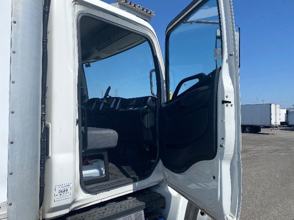 Refrigerated Truck-Light and Medium Duty Trucks-Hino-2017-338-Torrance-CA-73,584\n\t\tmiles-$ 51,250 - Image 20