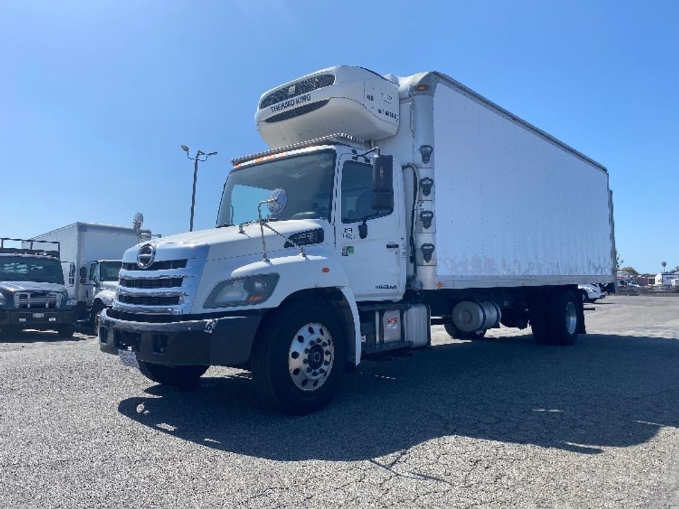 Refrigerated Truck-Light and Medium Duty Trucks-Hino-2017-338-Torrance-CA-73,584\n\t\tmiles-$ 51,250 - Image 3
