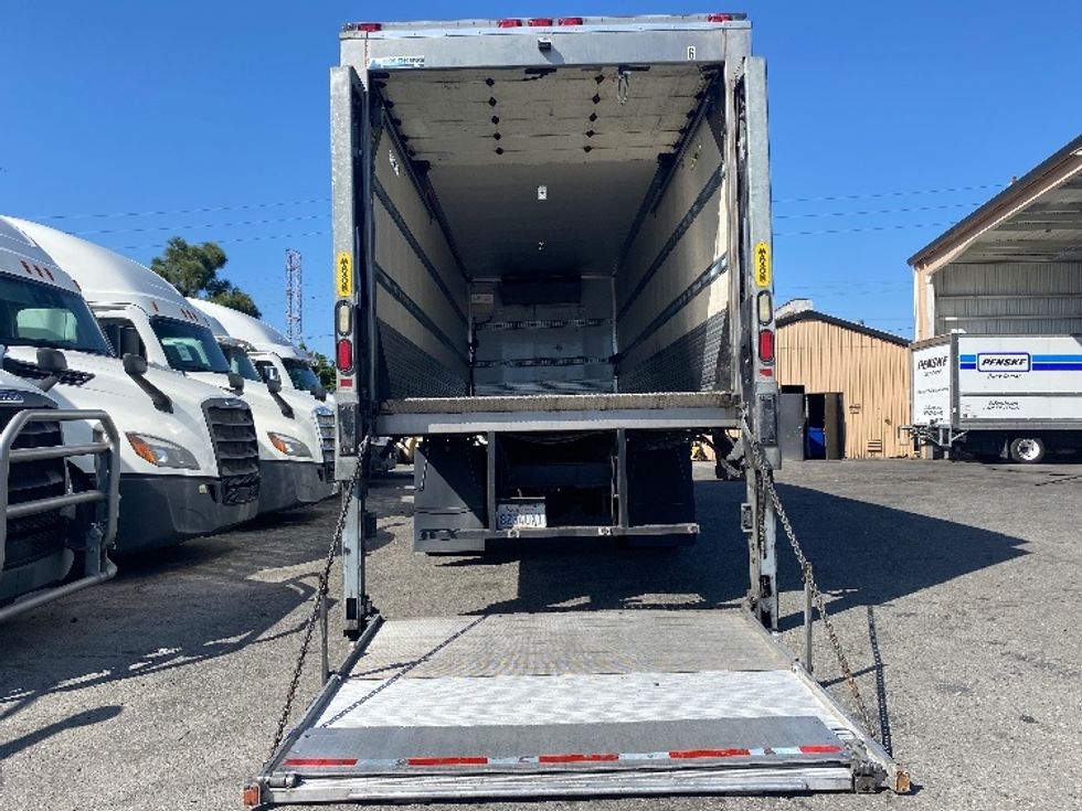 Refrigerated Truck-Light and Medium Duty Trucks-Hino-2017-338-Torrance-CA-73,584\n\t\tmiles-$ 51,250 - Image 9