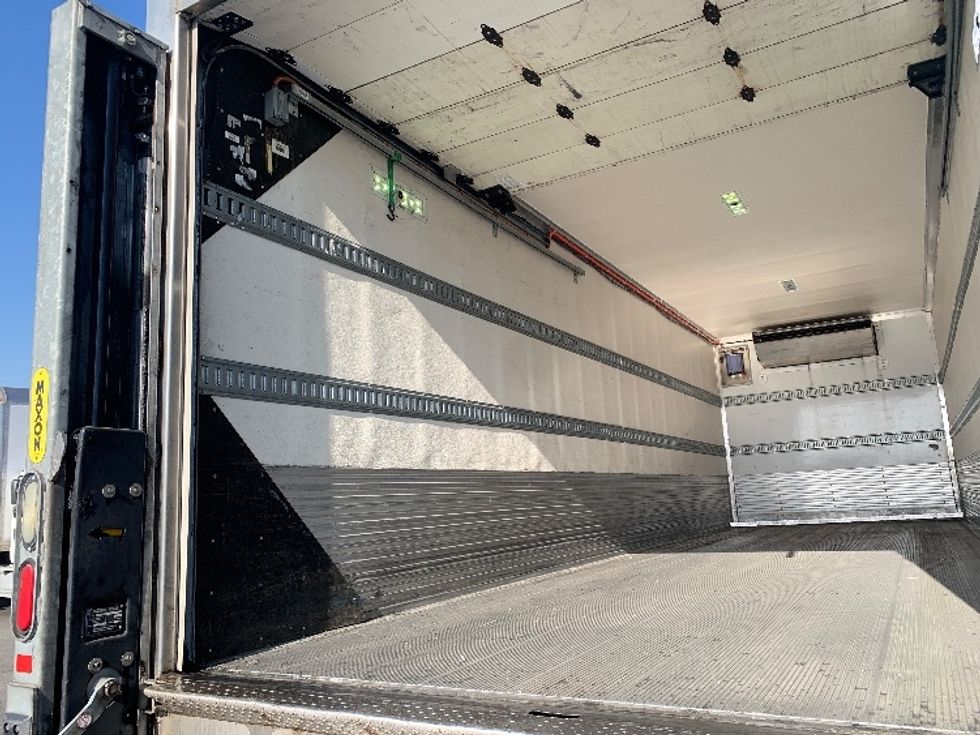 Refrigerated Truck-Light and Medium Duty Trucks-Hino-2017-338-Torrance-CA-87,775\n\t\tmiles-$ 51,750 - Image 11