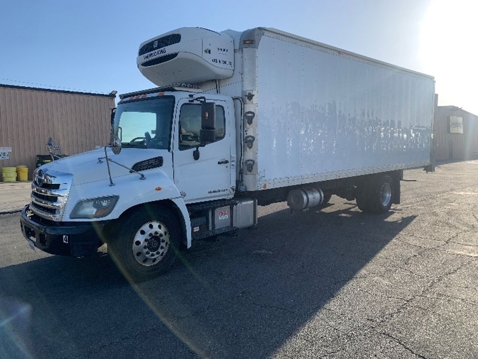 Refrigerated Truck-Light and Medium Duty Trucks-Hino-2017-338-Torrance-CA-87,775\n\t\tmiles-$ 51,750 - Image 3