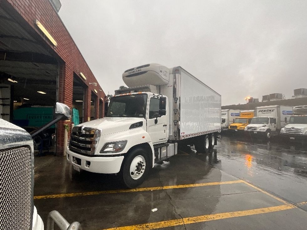 Refrigerated Truck-Light and Medium Duty Trucks-Hino-2017-338-Vernon-CA-55,430\n\t\tmiles-$ 52,500 - Image 1