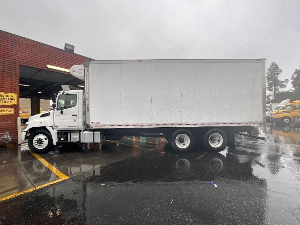Refrigerated Truck-Light and Medium Duty Trucks-Hino-2017-338-Vernon-CA-55,430\n\t\tmiles-$ 52,500 - Image 14