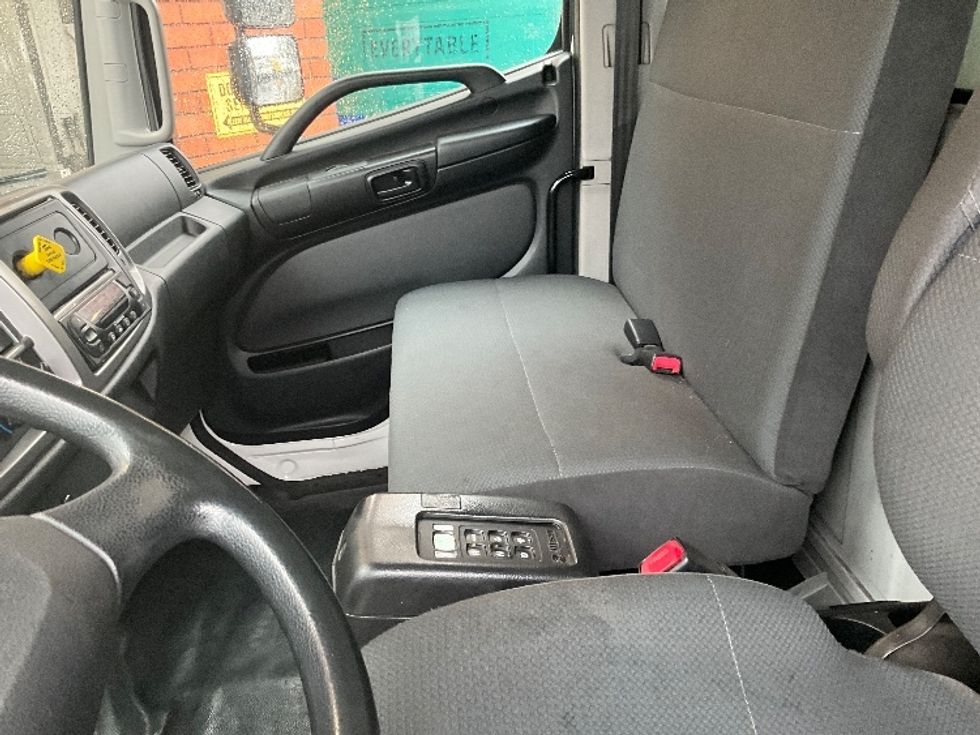 Refrigerated Truck-Light and Medium Duty Trucks-Hino-2017-338-Vernon-CA-55,430\n\t\tmiles-$ 52,500 - Image 18