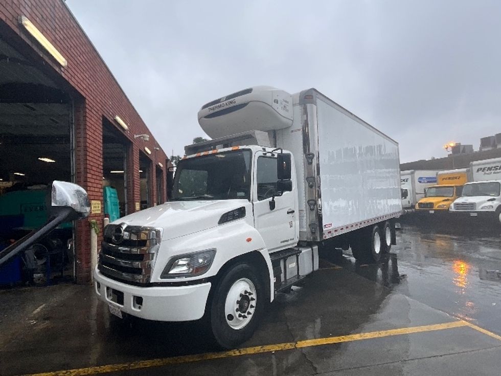 Refrigerated Truck-Light and Medium Duty Trucks-Hino-2017-338-Vernon-CA-55,430\n\t\tmiles-$ 52,500 - Image 3