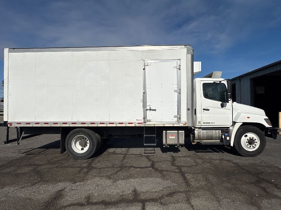 Refrigerated Truck-Light and Medium Duty Trucks-Hino-2017-338-West Sacramento-CA-322,209\n\t\tmiles-$ 19,250 - Image 15