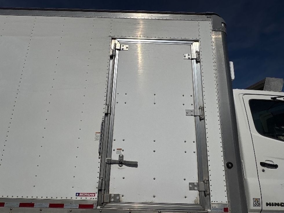 Refrigerated Truck-Light and Medium Duty Trucks-Hino-2017-338-West Sacramento-CA-322,209\n\t\tmiles-$ 19,250 - Image 23