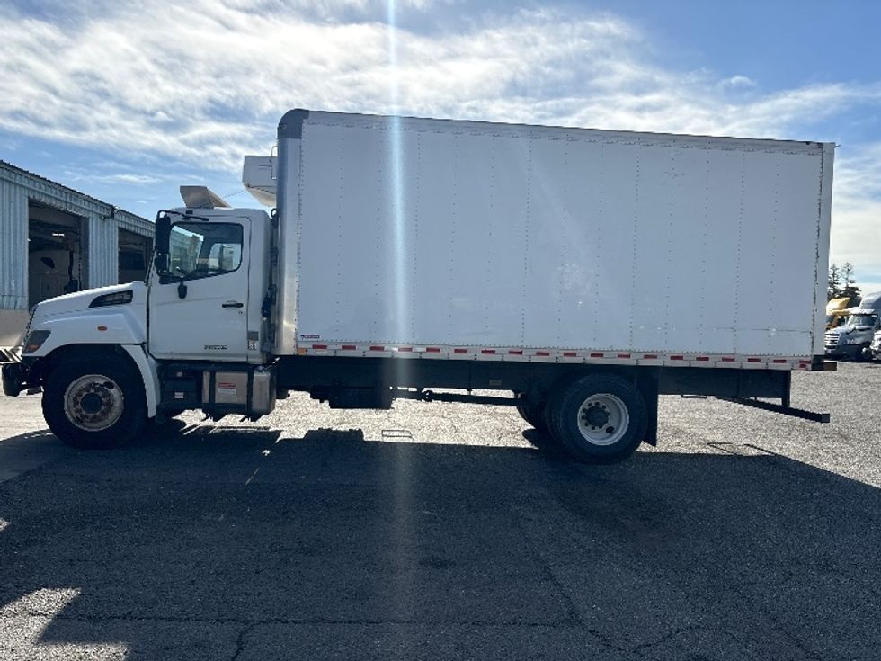 Refrigerated Truck-Light and Medium Duty Trucks-Hino-2017-338-West Sacramento-CA-322,209\n\t\tmiles-$ 19,250 - Image 4