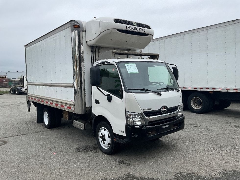 Refrigerated Truck-Light and Medium Duty Trucks-Hino-2018-195-Abbotsford-BC-393,200\n\t\tkm-$ 41,000 - Image 1