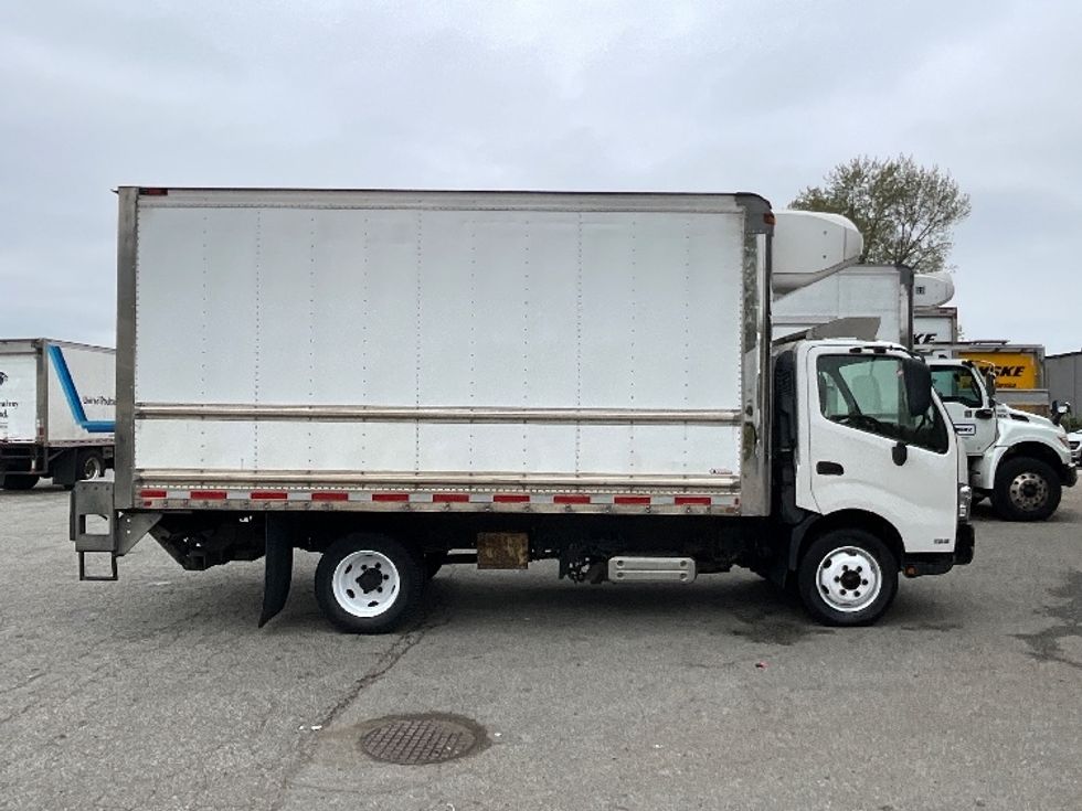 Refrigerated Truck-Light and Medium Duty Trucks-Hino-2018-195-Abbotsford-BC-393,200\n\t\tkm-$ 41,000 - Image 15