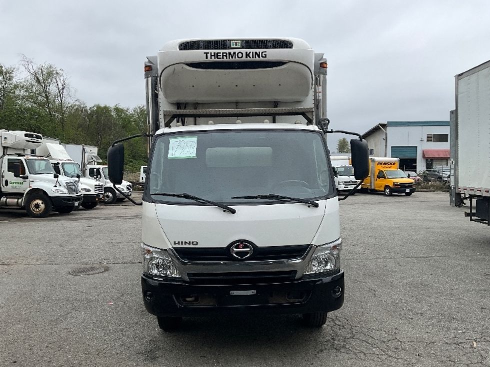 Refrigerated Truck-Light and Medium Duty Trucks-Hino-2018-195-Abbotsford-BC-393,200\n\t\tkm-$ 41,000 - Image 2