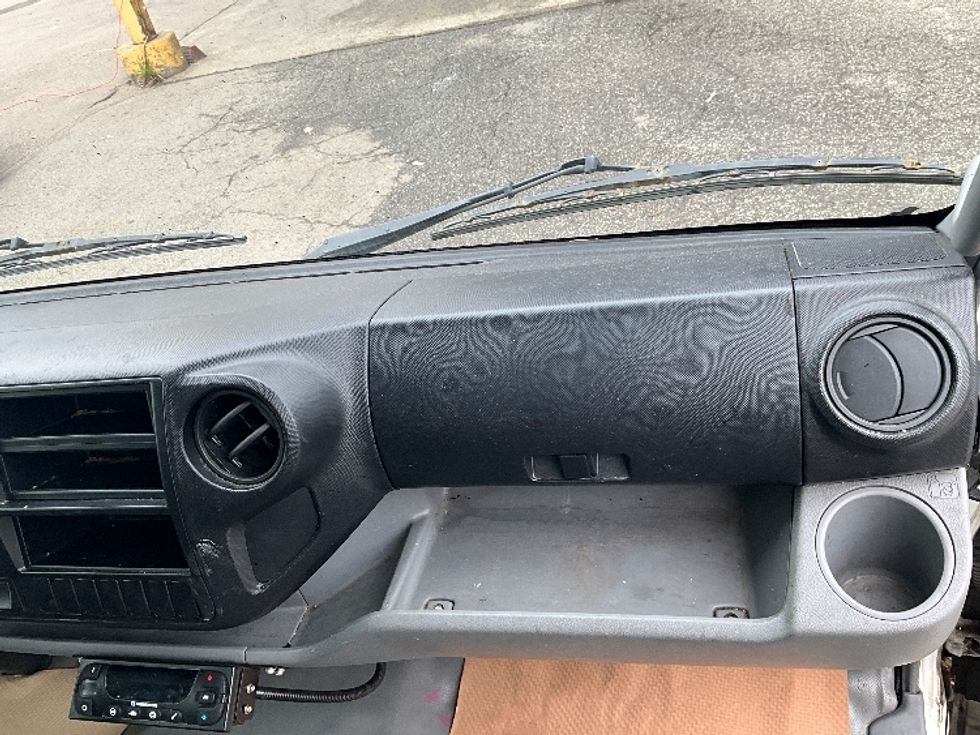 Refrigerated Truck-Light and Medium Duty Trucks-Hino-2018-195-Abbotsford-BC-393,200\n\t\tkm-$ 41,000 - Image 21