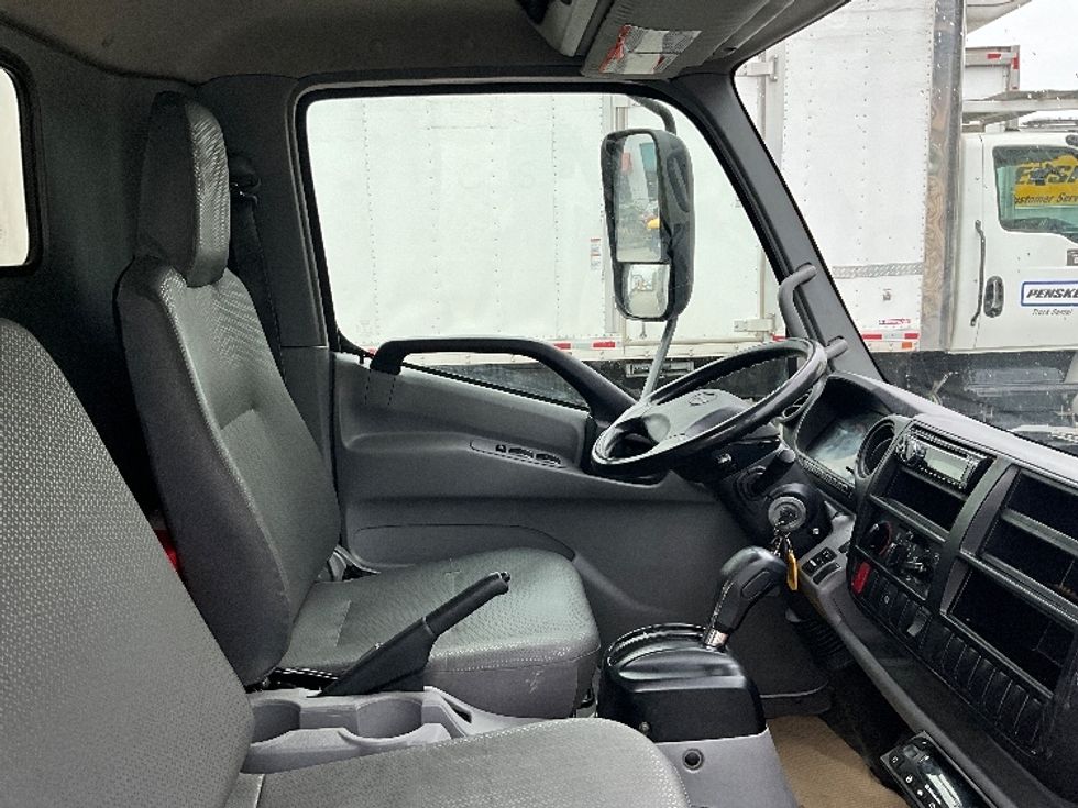 Refrigerated Truck-Light and Medium Duty Trucks-Hino-2018-195-Abbotsford-BC-393,200\n\t\tkm-$ 41,000 - Image 22