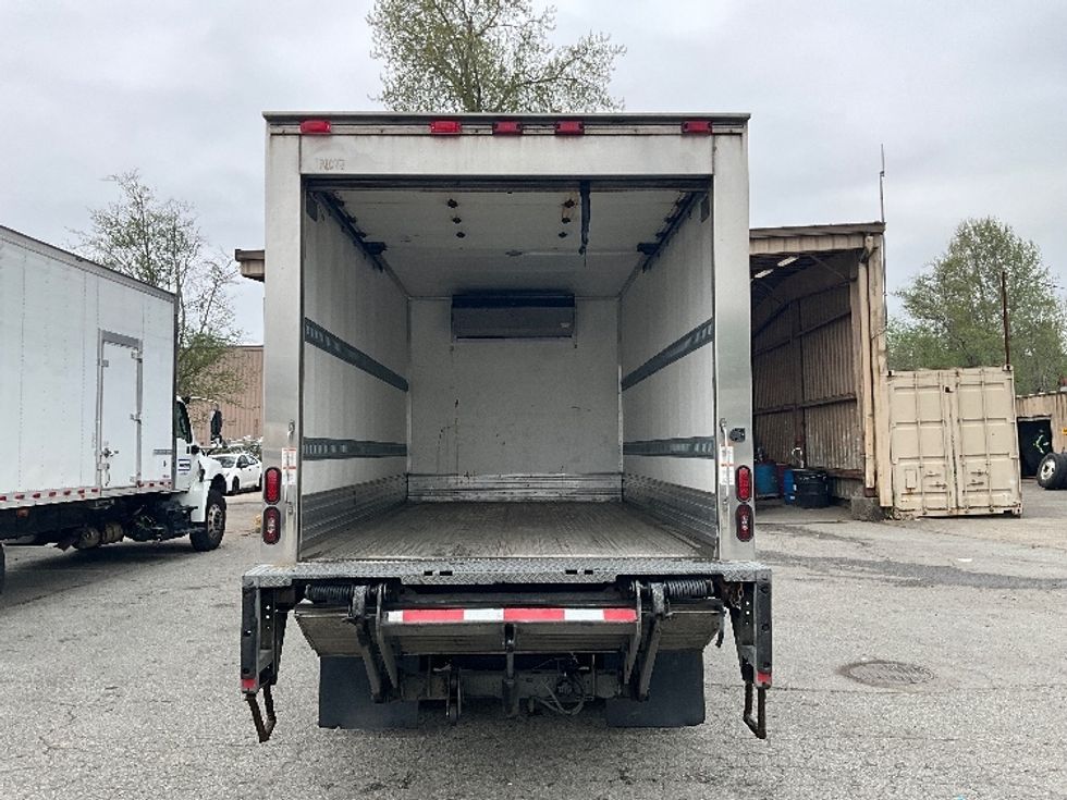 Refrigerated Truck-Light and Medium Duty Trucks-Hino-2018-195-Abbotsford-BC-393,200\n\t\tkm-$ 41,000 - Image 8
