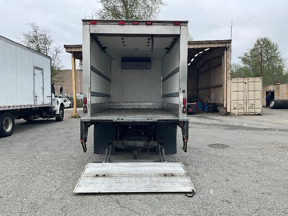 Refrigerated Truck-Light and Medium Duty Trucks-Hino-2018-195-Abbotsford-BC-393,200\n\t\tkm-$ 41,000 - Image 9