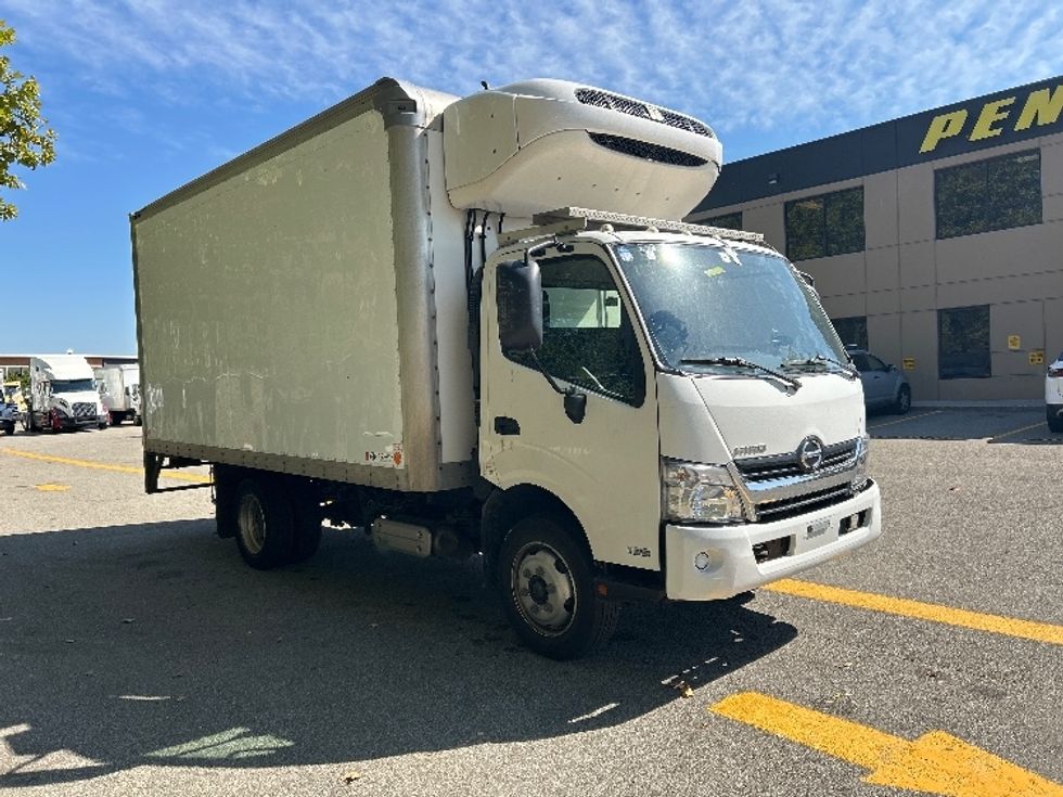 Refrigerated Truck-Light and Medium Duty Trucks-Hino-2018-195-Delta-BC-115,623\n\t\tkm-$ 70,750 - Image 1