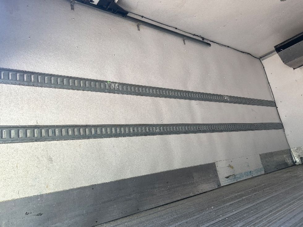 Refrigerated Truck-Light and Medium Duty Trucks-Hino-2018-195-Delta-BC-115,623\n\t\tkm-$ 70,750 - Image 10