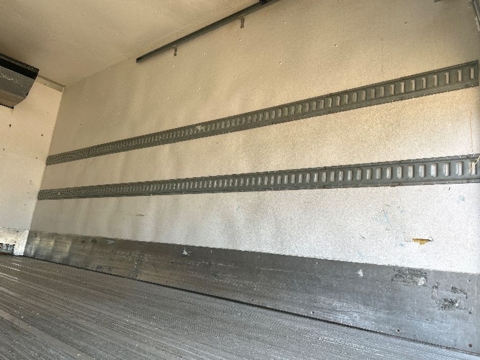 Refrigerated Truck-Light and Medium Duty Trucks-Hino-2018-195-Delta-BC-115,623\n\t\tkm-$ 70,750 - Image 11