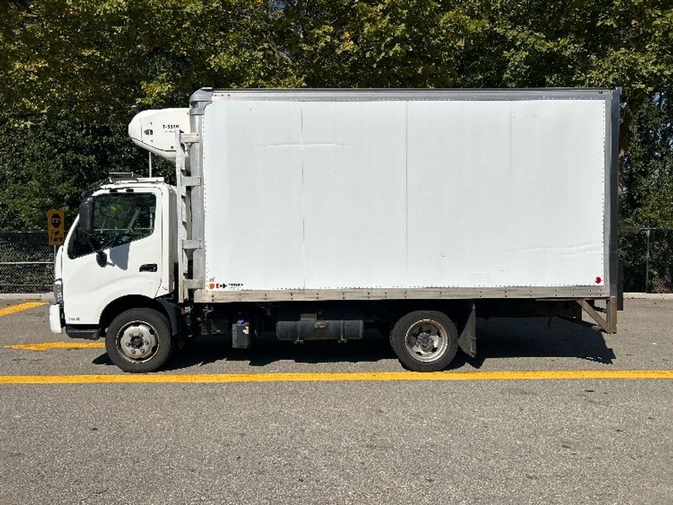 Refrigerated Truck-Light and Medium Duty Trucks-Hino-2018-195-Delta-BC-115,623\n\t\tkm-$ 70,750 - Image 4