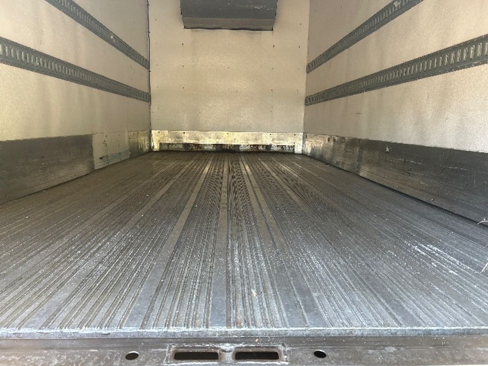 Refrigerated Truck-Light and Medium Duty Trucks-Hino-2018-195-Delta-BC-115,623\n\t\tkm-$ 70,750 - Image 9