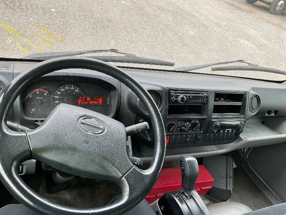 Refrigerated Truck-Light and Medium Duty Trucks-Hino-2018-195-Delta-BC-182,765\n\t\tkm-$ 65,250 - Image 17