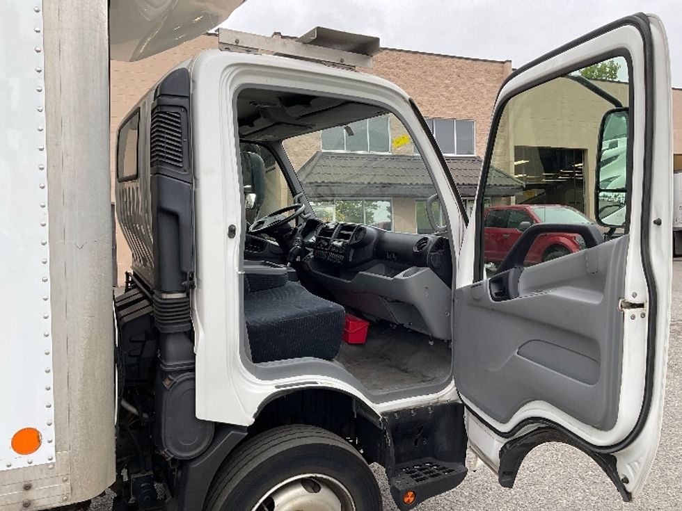 Refrigerated Truck-Light and Medium Duty Trucks-Hino-2018-195-Delta-BC-182,765\n\t\tkm-$ 65,250 - Image 20