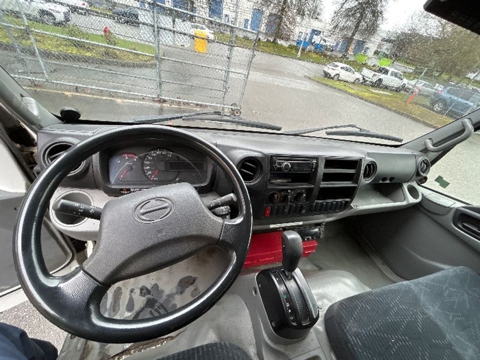 Refrigerated Truck-Light and Medium Duty Trucks-Hino-2018-195-Delta-BC-186,792\n\t\tkm-$ 64,000 - Image 17