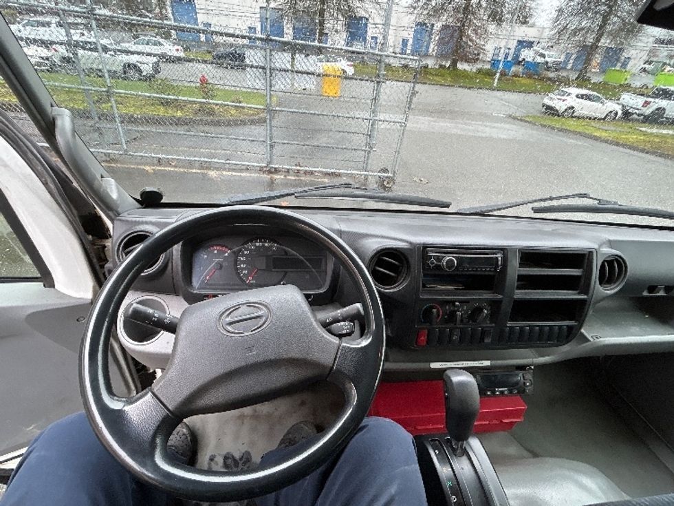 Refrigerated Truck-Light and Medium Duty Trucks-Hino-2018-195-Delta-BC-186,792\n\t\tkm-$ 64,000 - Image 18