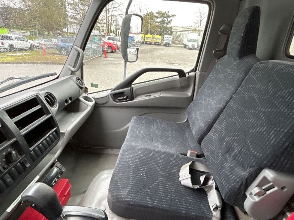 Refrigerated Truck-Light and Medium Duty Trucks-Hino-2018-195-Delta-BC-186,792\n\t\tkm-$ 64,000 - Image 19