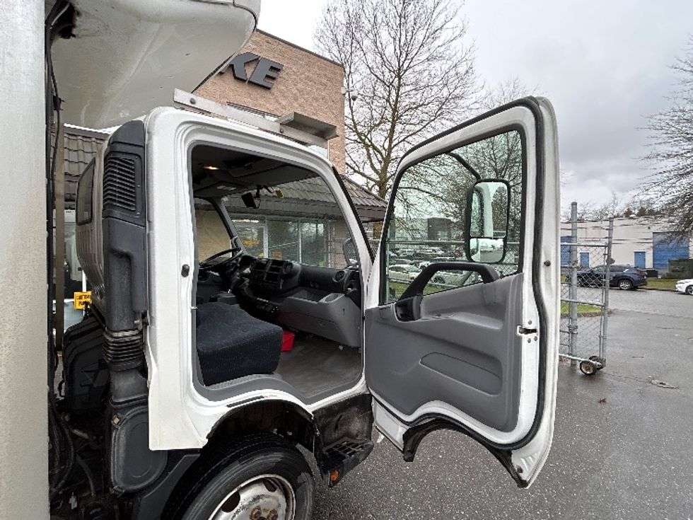 Refrigerated Truck-Light and Medium Duty Trucks-Hino-2018-195-Delta-BC-186,792\n\t\tkm-$ 64,000 - Image 20
