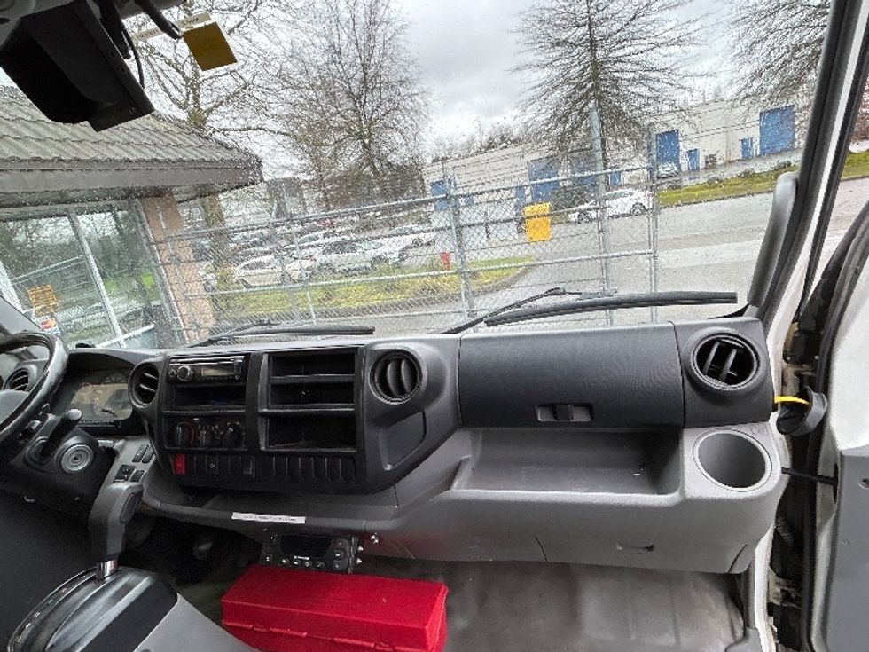 Refrigerated Truck-Light and Medium Duty Trucks-Hino-2018-195-Delta-BC-186,792\n\t\tkm-$ 64,000 - Image 21