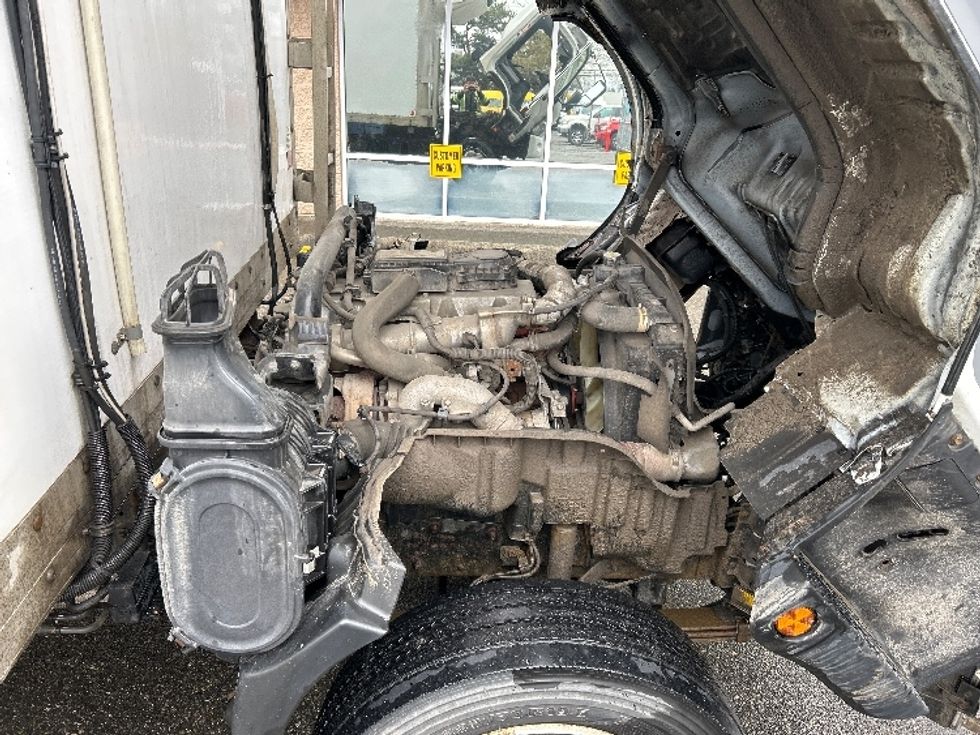 Refrigerated Truck-Light and Medium Duty Trucks-Hino-2018-195-Delta-BC-186,792\n\t\tkm-$ 64,000 - Image 23