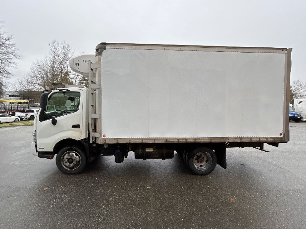 Refrigerated Truck-Light and Medium Duty Trucks-Hino-2018-195-Delta-BC-186,792\n\t\tkm-$ 64,000 - Image 4