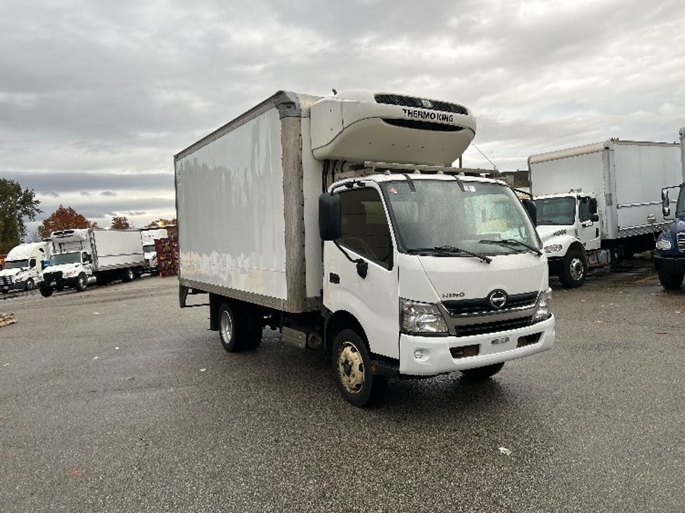 Refrigerated Truck-Light and Medium Duty Trucks-Hino-2018-195-Delta-BC-346,705\n\t\tkm-$ 44,750 - Image 1
