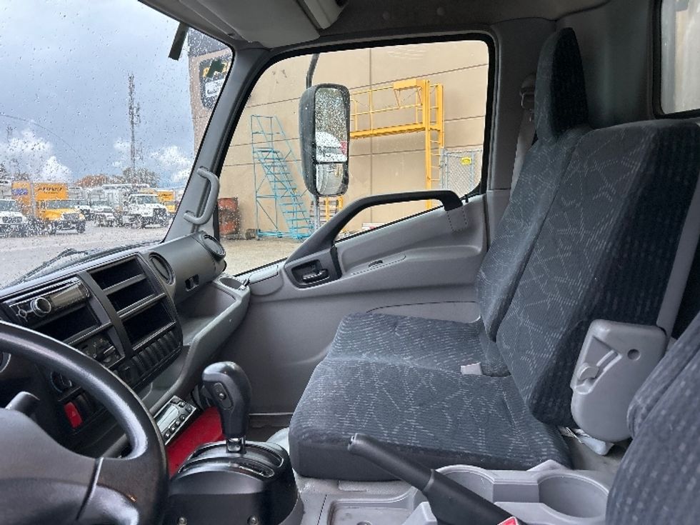 Refrigerated Truck-Light and Medium Duty Trucks-Hino-2018-195-Delta-BC-346,705\n\t\tkm-$ 44,750 - Image 18